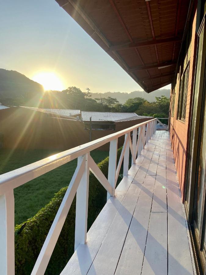 Hotel Adventure Lodge Jaco Exterior photo