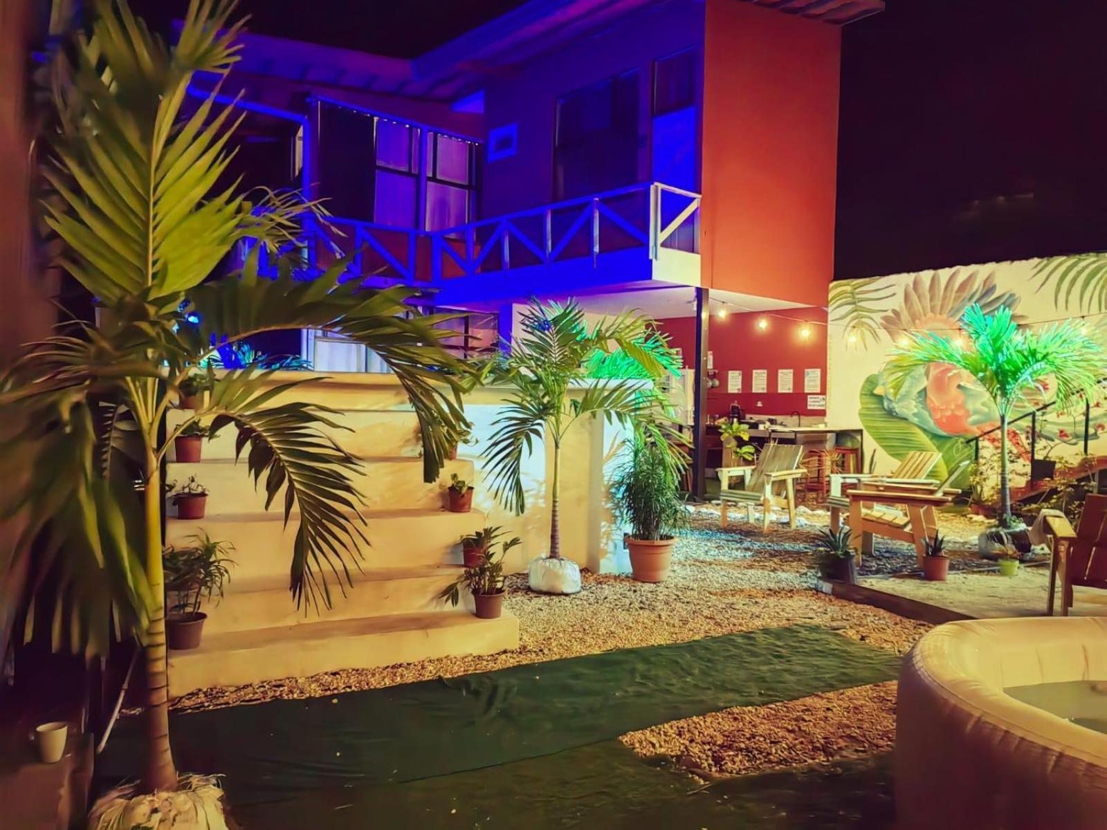 Hotel Adventure Lodge Jaco Exterior photo